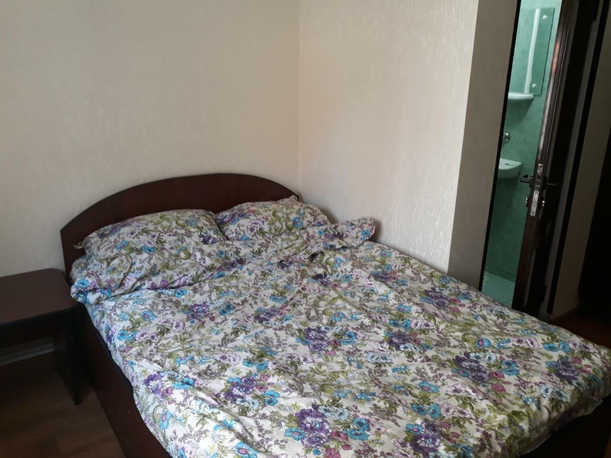 Pensiunea Red Rock Piatra Neamt Bagian luar foto