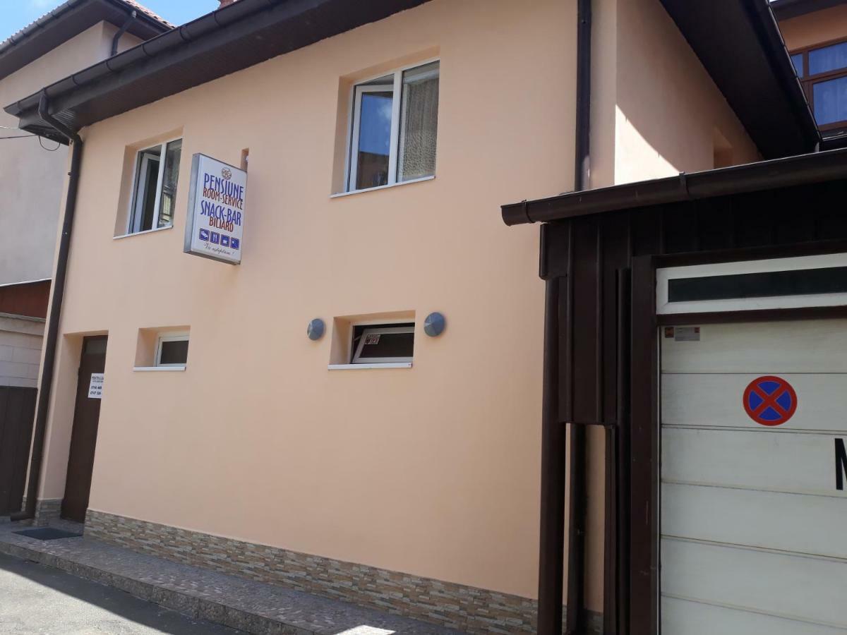 Pensiunea Red Rock Piatra Neamt Bagian luar foto